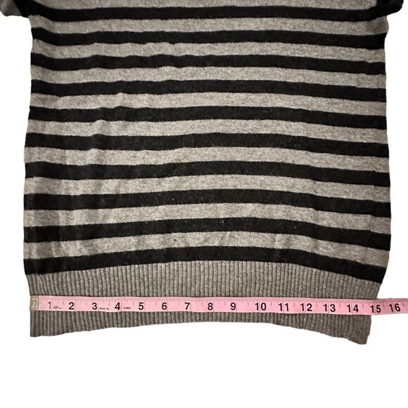 J. Crew ~ Black and grey striped crew neck sweater ~ merino wool blend ~ size M - Picture 9 of 10
